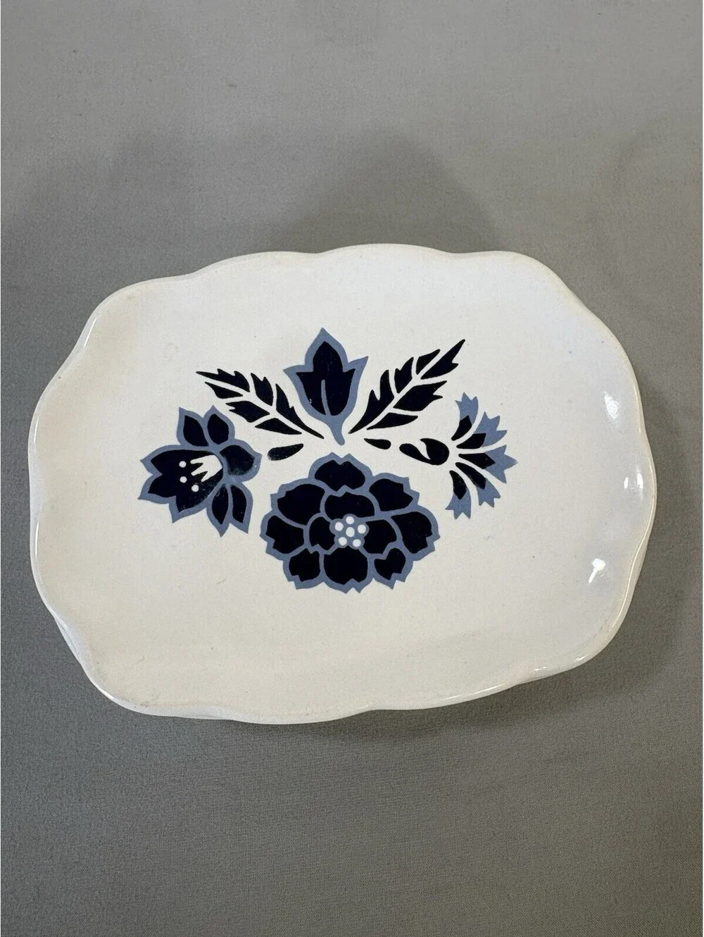 VTG Trenditions Ceramic Covered Soap Dish Blue White Floral Taiwan Cottagecore